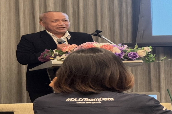 นายสัตวแพทย์ณรงค์ เลี้ยงเจริญ ผู้อำนวยการสำนักควบคุม ป้องกันและบำบัดโรคสัตว์ เป็นประธานกล่าวเปิดการอบรมเชิงปฏิบัติการเรื่อง “การใช้ DLD Data Hub เพื่อสนับสนุนการวิเคราะห์ความเสี่ยงโรคระบาดสัตว์